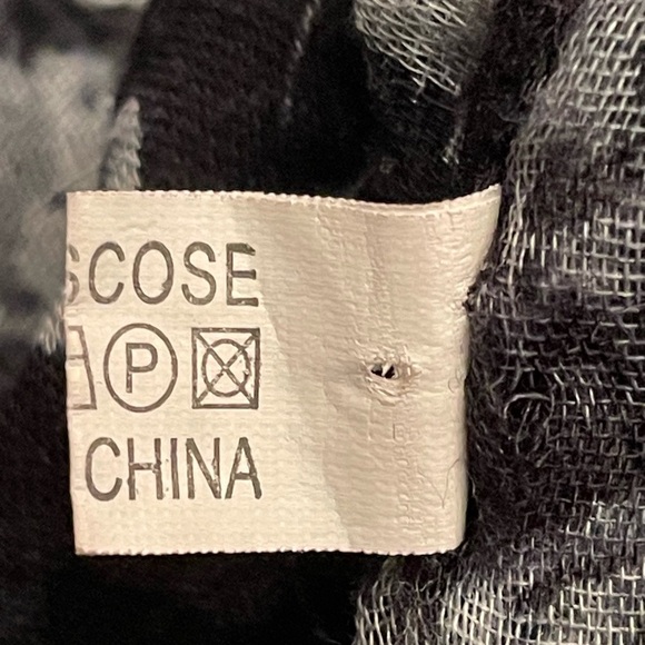 Floral scarf, gathered fabric, black and gray floral - Picture 6 of 7